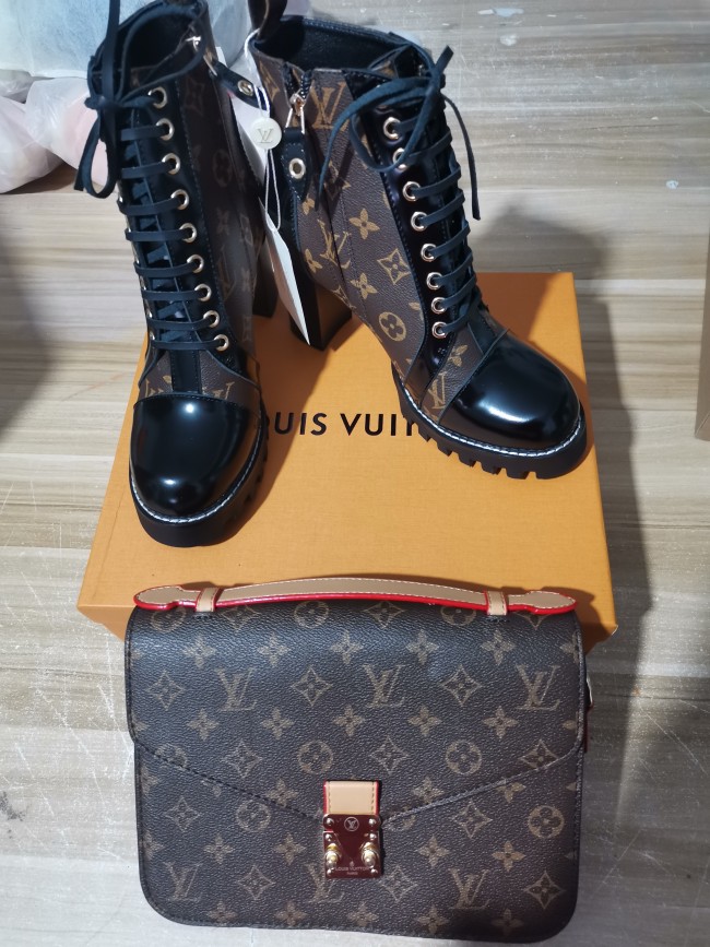 Fashion Boots with Bag #LOV