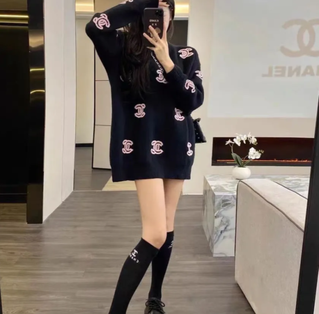 Fashion Sweater with Tags #CHN