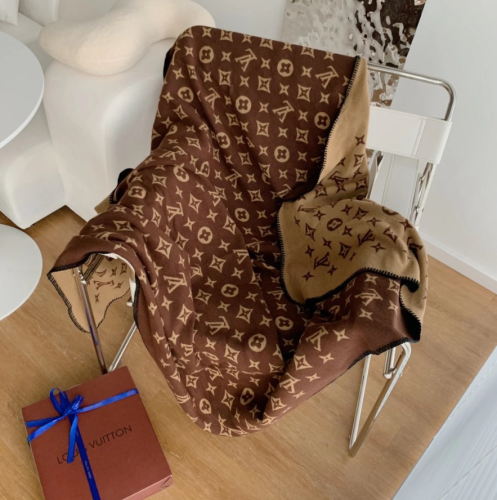 High Quality Blanket No Box Size 180*140cm  #LOV