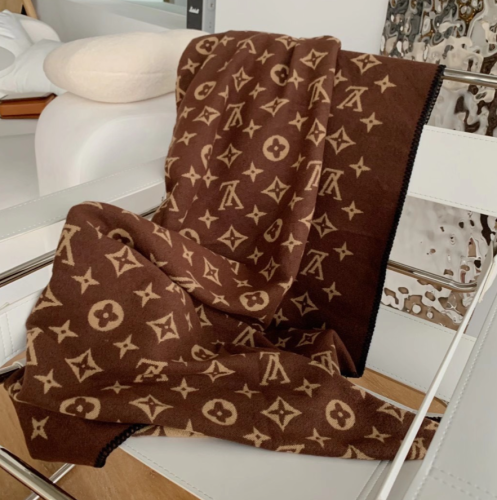 High Quality Blanket No Box Size 180*140cm  #LOV