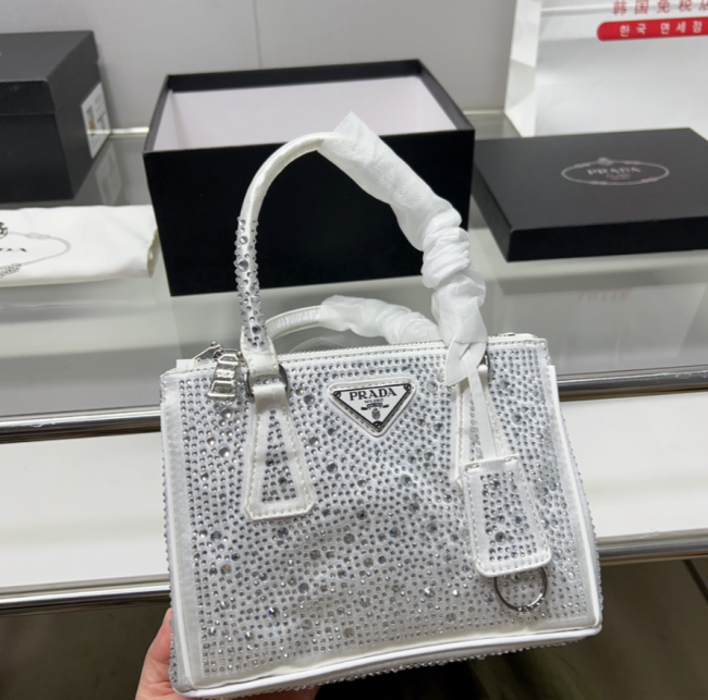 High Quality Crystal Bags with Box Size 23×15cm #PRD