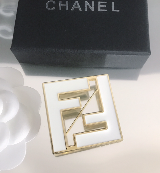 Wholesale Fashion Brooches #GUI #CHN