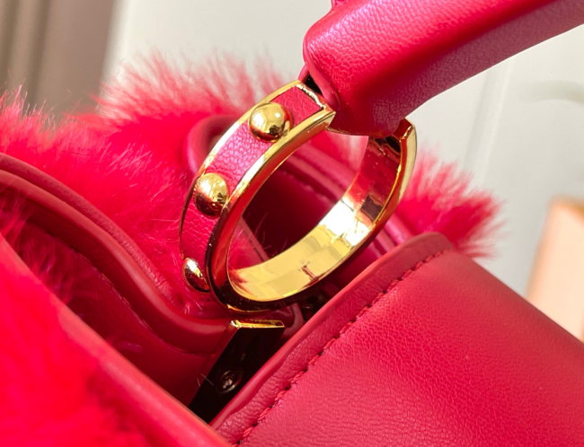 High Quality Furry Bag No Box Size 27 x 18 x 9  #LOV