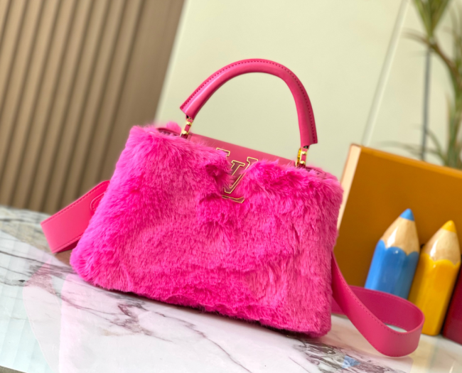 High Quality Furry Bag No Box Size 27 x 18 x 9  #LOV