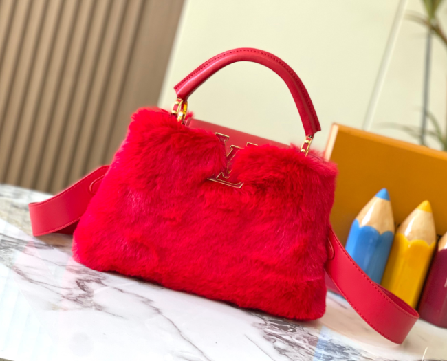 High Quality Furry Bag No Box Size 27 x 18 x 9  #LOV