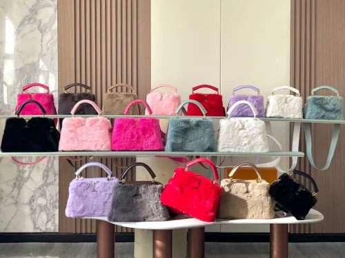 High Quality Furry Bag No Box Size 27 x 18 x 9  #LOV