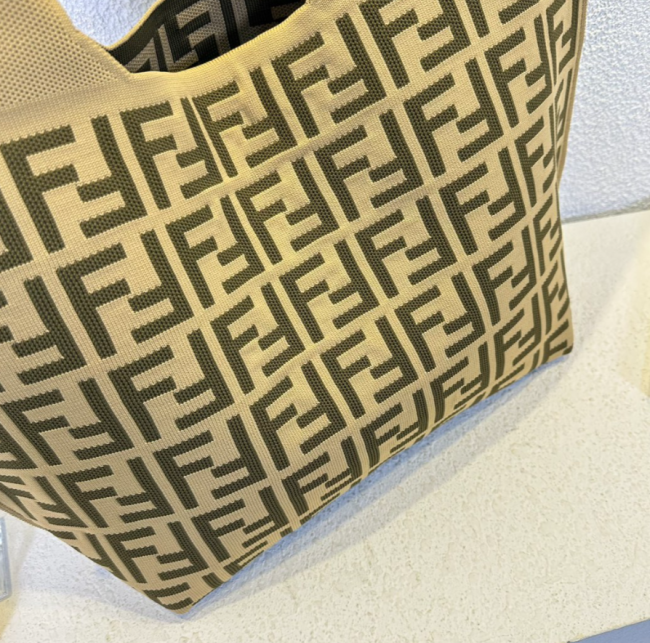 Women Fashion Knit Bag  #GUI #LOV #FEI