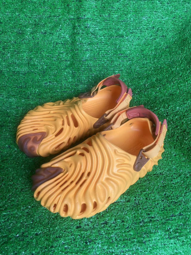 Crocs Shoes with Box  #NOO