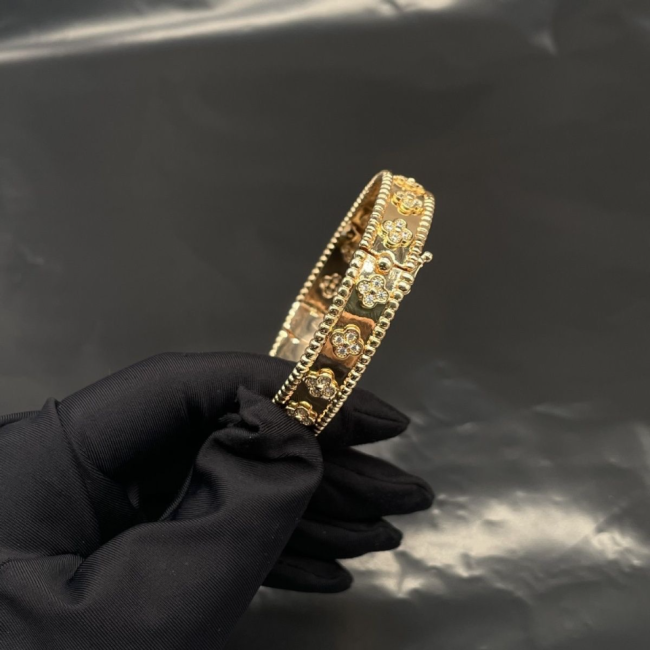 Fashion Clover Bracelets No Box 