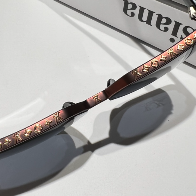  Fashion Shades with Box #LOV