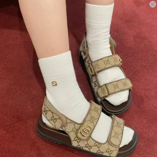 Women Quality Sandals with Box  Size 4-8.5 #GUI