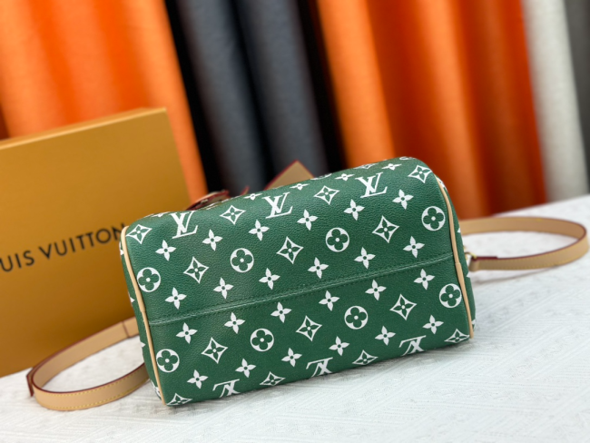  Top quality fashion real leather Handbag size:25*15*15cm #LOV