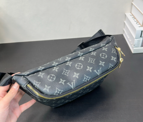 Quality Chest Bag #LOV #COA