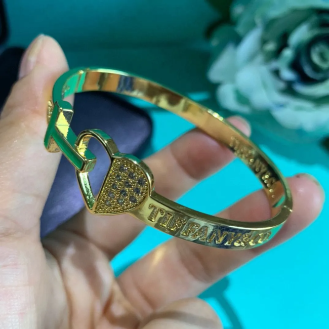 Fashion Bracelets with Box #TIF