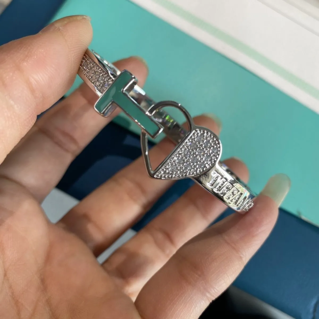 Fashion Bracelets with Box #TIF