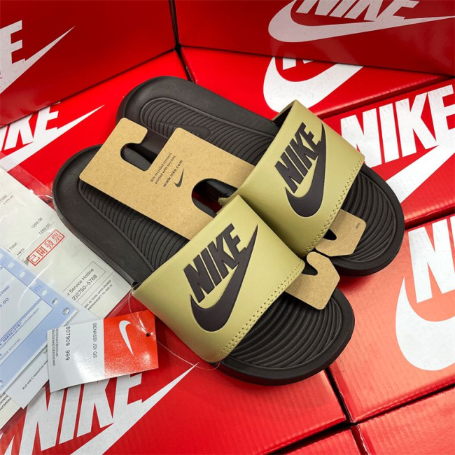  Fashion Slides with Box #NIK