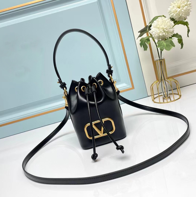 High Quality Valentino Bucket Bags with Box 