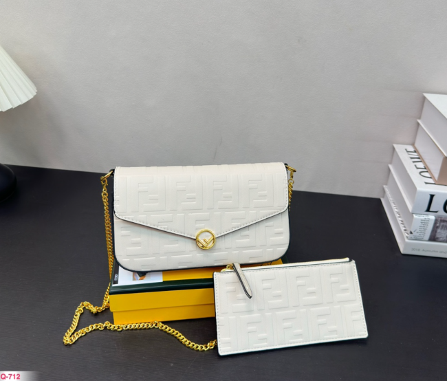 High Quality Fashion Messenger Bag Size:22*12cm 