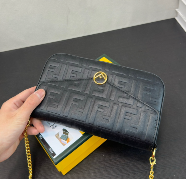 High Quality Fashion Messenger Bag Size:22*12cm 