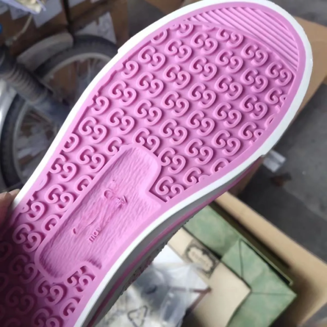 High Quality Shoes with Box #GUI