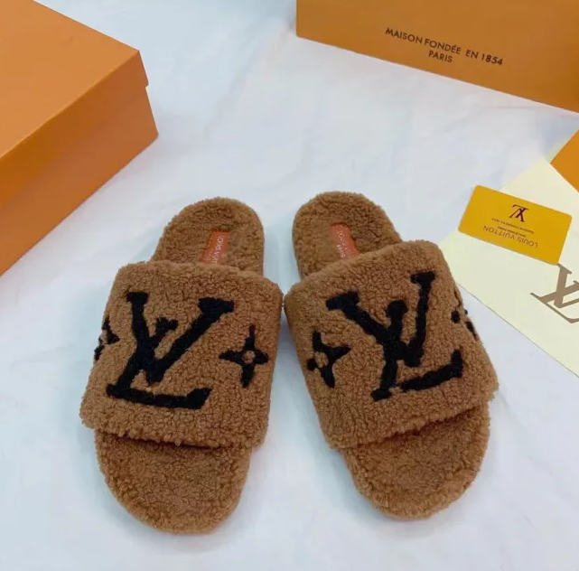 Wholesale Lambswool Slides #LOV