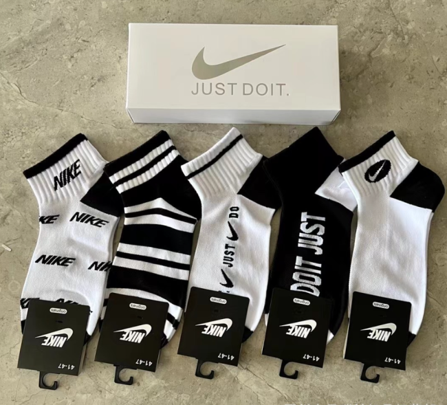 Fashion Socks with Box 5 pairs 