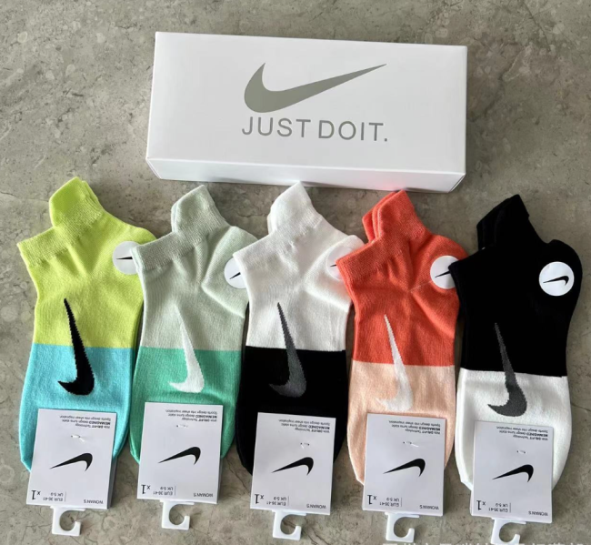 Fashion Socks with Box 5 pairs 