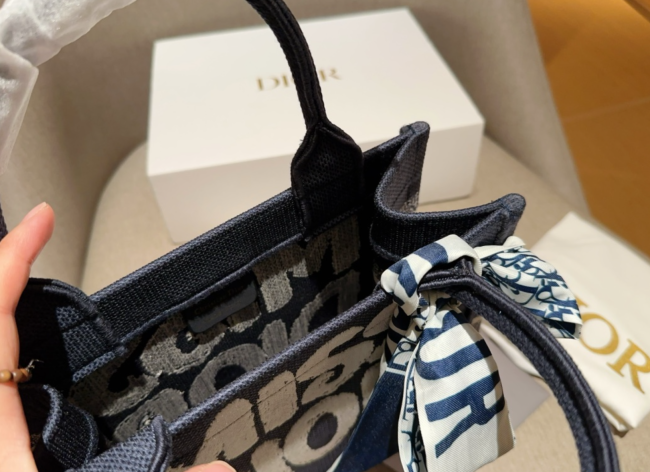 High Quality Tote Bag with Box  Size 26*20cm #DIO