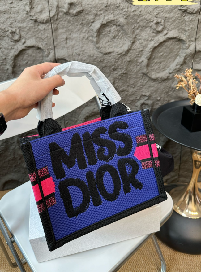 High Quality Tote Bag with Box  Size 26*20cm #DIO