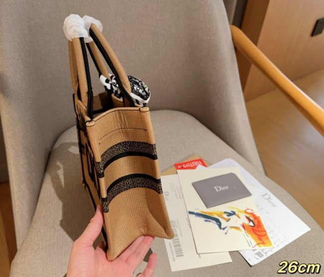 High Quality Tote Bag with Box  Size 26*20cm #DIO