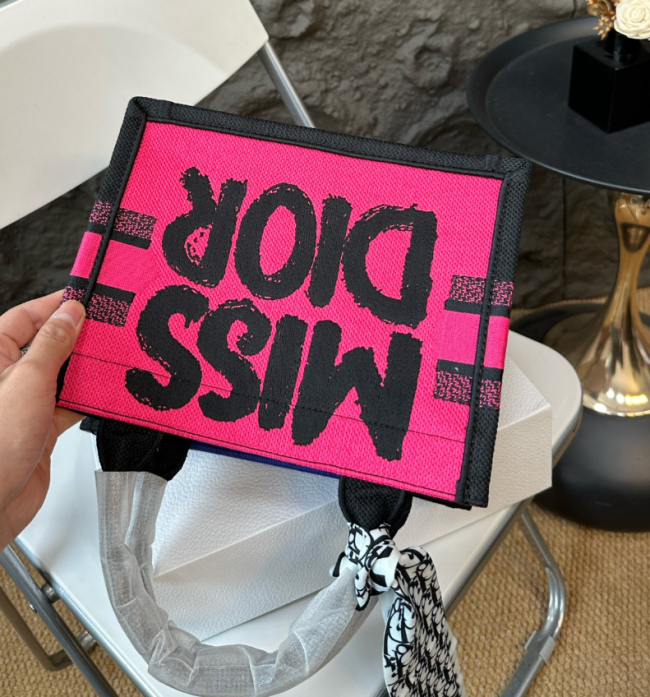 High Quality Tote Bag with Box  Size 26*20cm #DIO