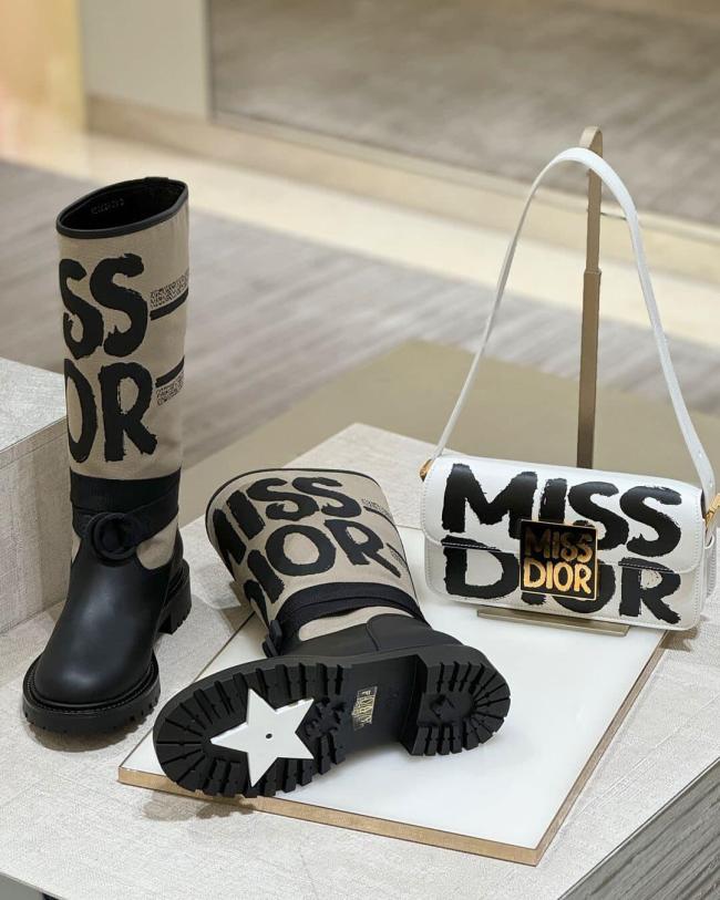 High Quality Boots With Bag Set #DIO