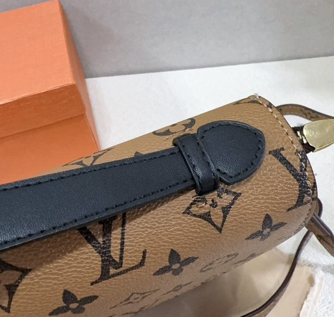 Women Fashion Bag With Box #LOV