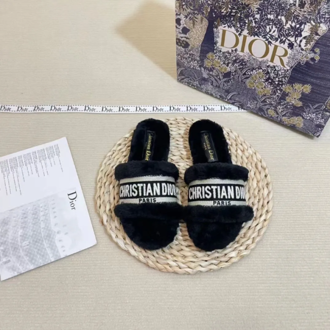 Fashion Furry Slides with Box #DIO
