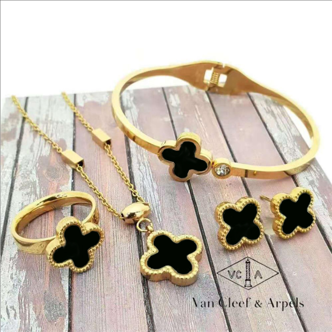 Fashion Jewery 4 pcs Set