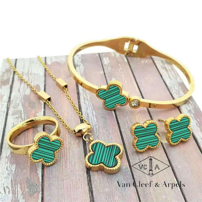 Fashion Jewery 4 pcs Set