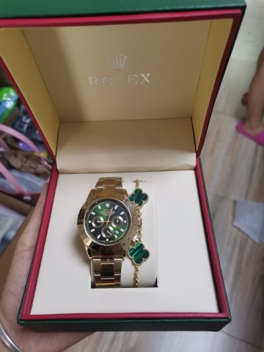 Fashion Watch with Bracelets Set with Box