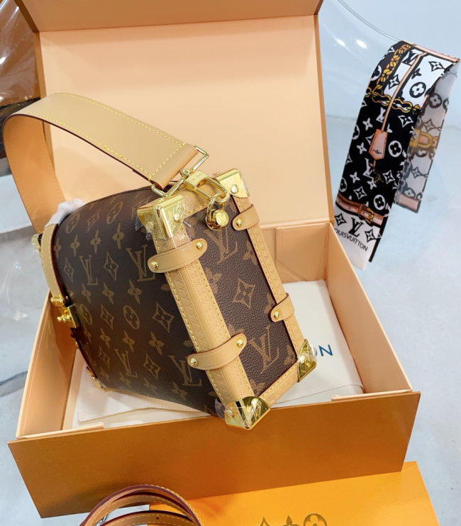 Women High Quality Bag with Box #LOV