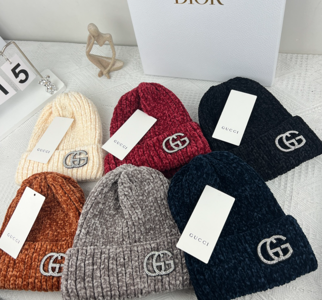 Fashion Knit Hat with Tags #GUI #LOV #CHN