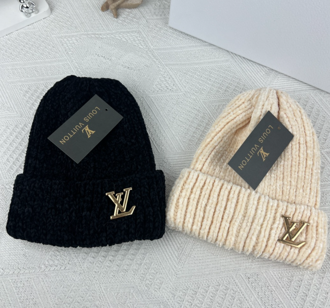 Fashion Knit Hat with Tags #GUI #LOV #CHN
