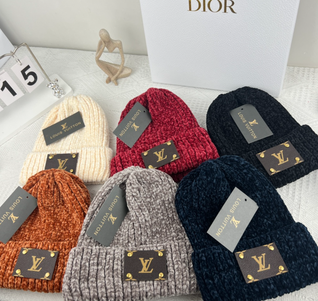 Fashion Knit Hat with Tags #GUI #LOV #CHN
