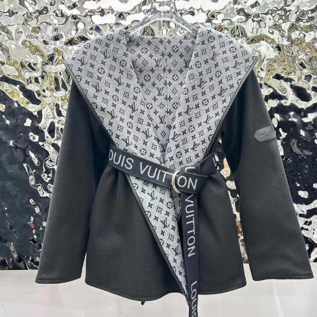 High Quality Coat with Tags #LOV