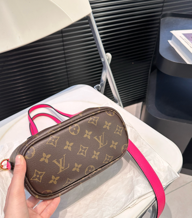 High Quality Tote Bag Size 20*18cm #LOV