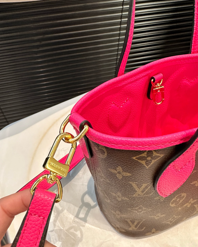 High Quality Tote Bag Size 20*18cm #LOV