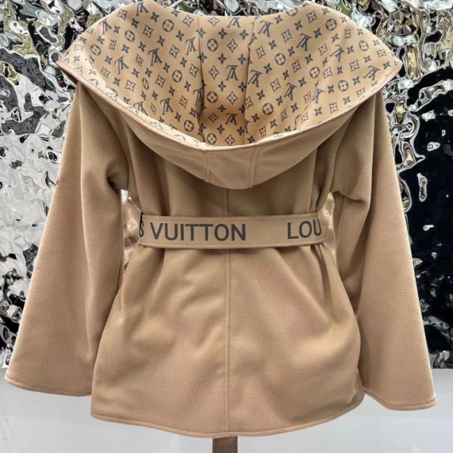 High Quality Coat with Tags #LOV