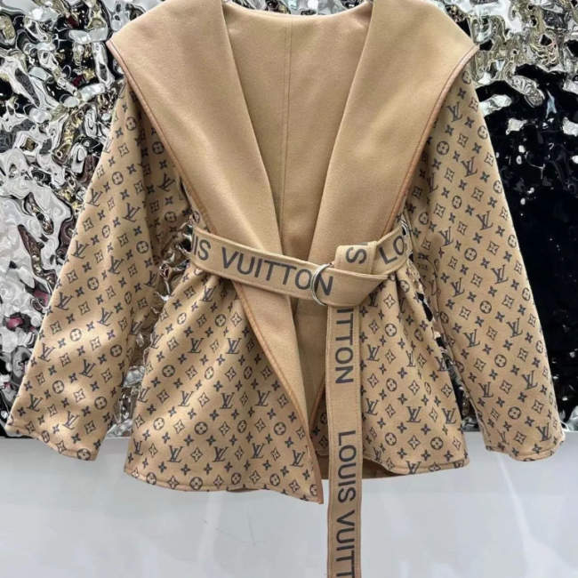 High Quality Coat with Tags #LOV