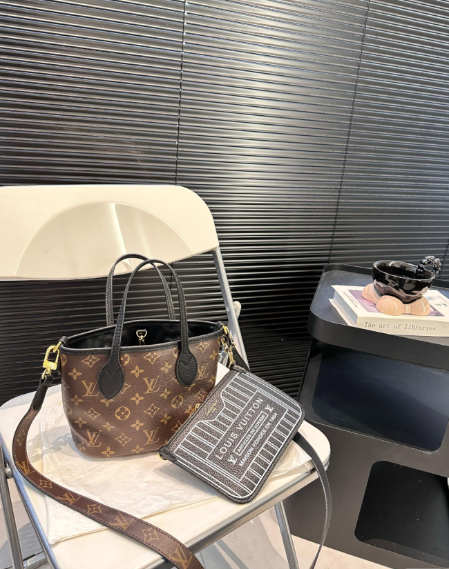 High Quality Tote Bag Size 20*18cm #LOV