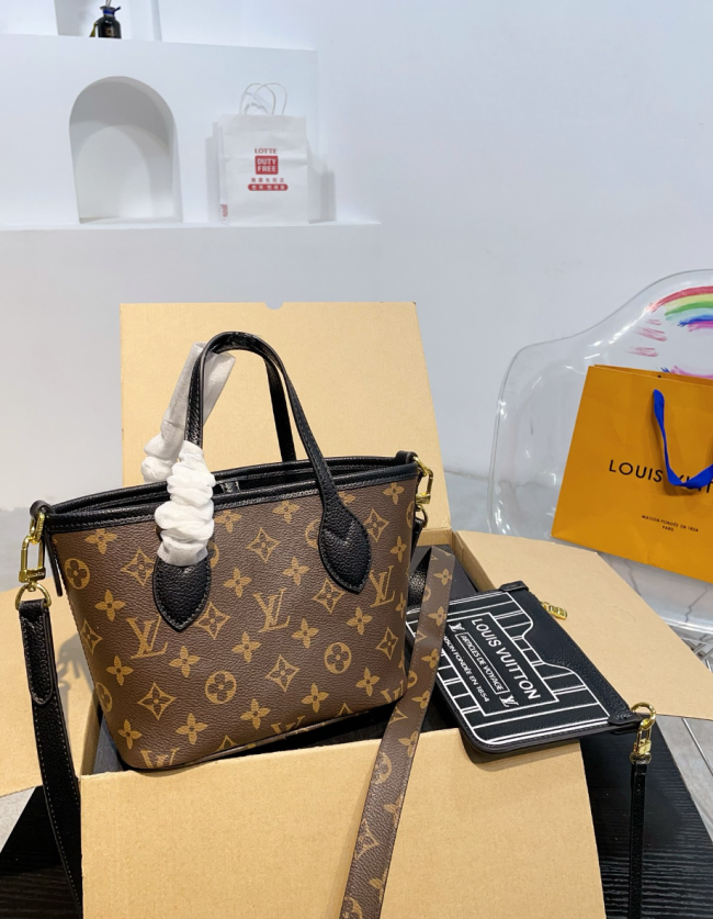 High Quality Mini Tote Bag Size 18*15cm #LOV