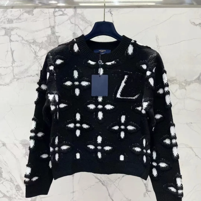 High Quality Sweater with Tags #LOV