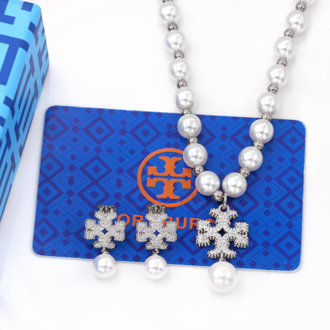 Fashion Necklace with Earrings Set with Box
